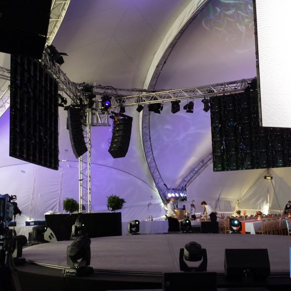 S5000 4Y Saddlespan concert the perfect outdoor corporate event structure